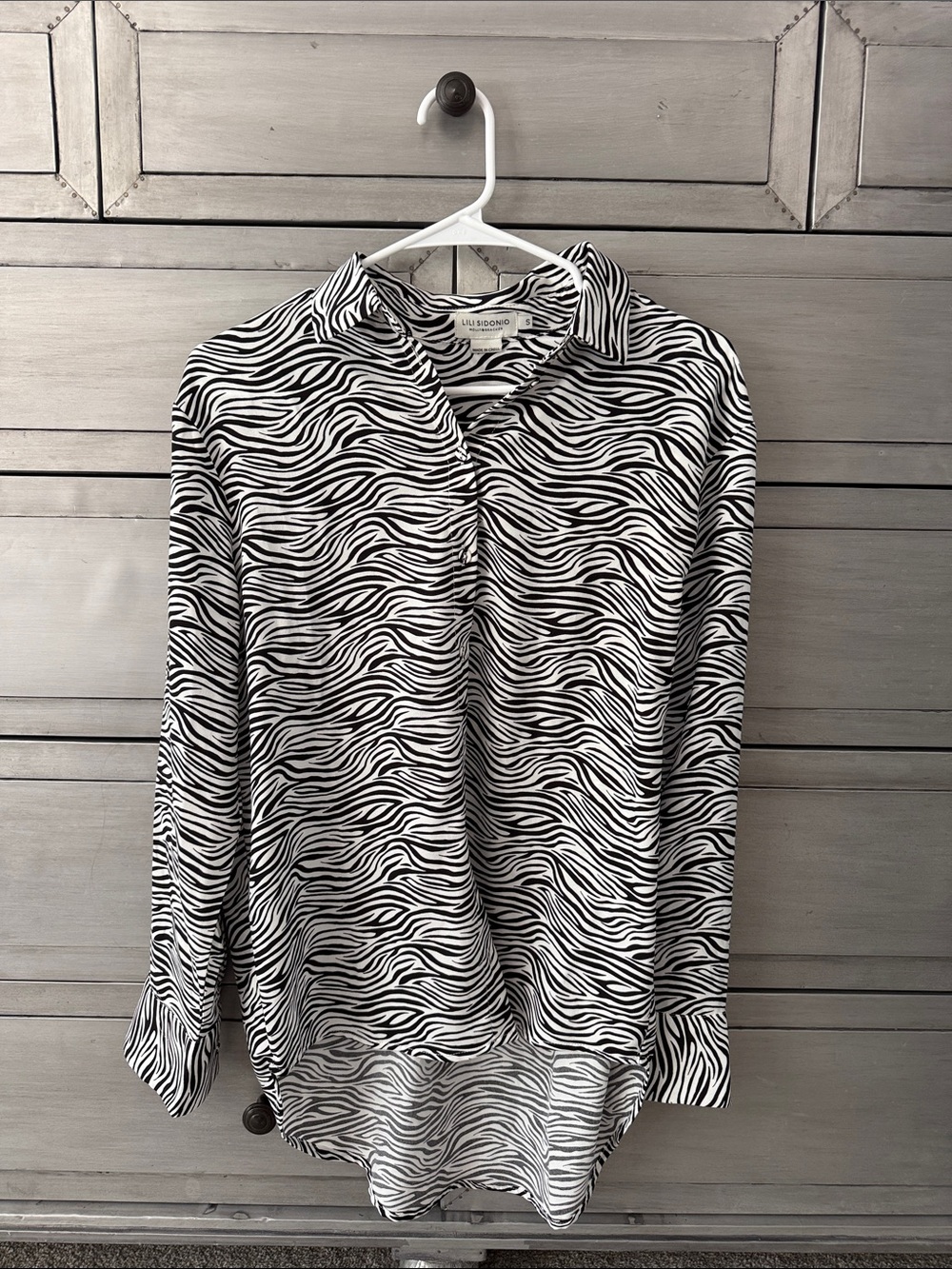 Liki Sidonio Molly Bracken Black & White Zebra-Print Button Front Blouse